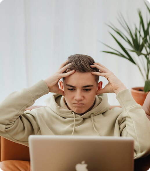 Risks of a weak online reputation Risks of a weak online reputation